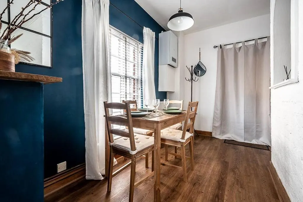 Apartment Modern, Central Home With Character Features Exeter United Kingdom
